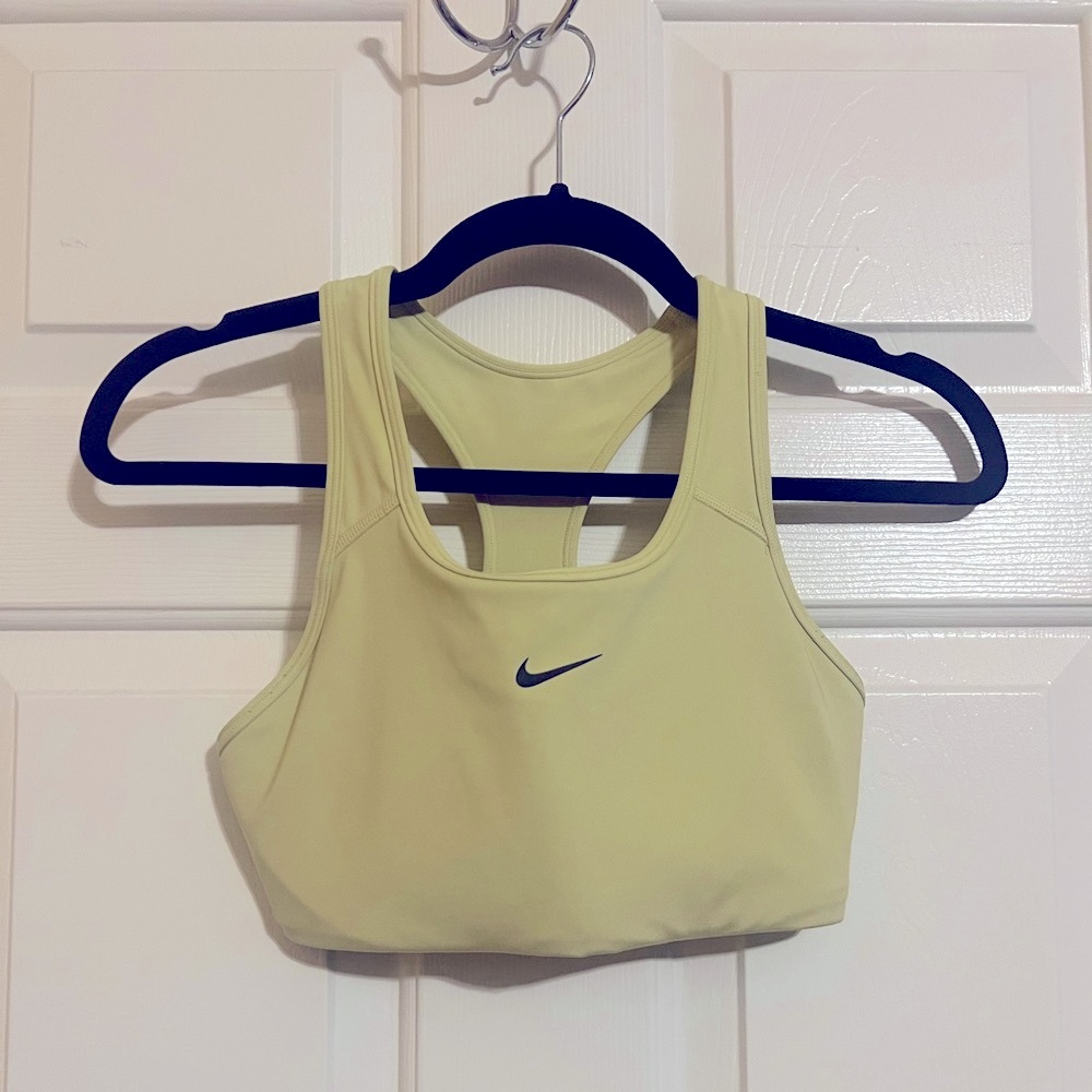 Nike Dri-Fit Sports Bra w/ Removable Padding | Women’s Size Medium | Preloved